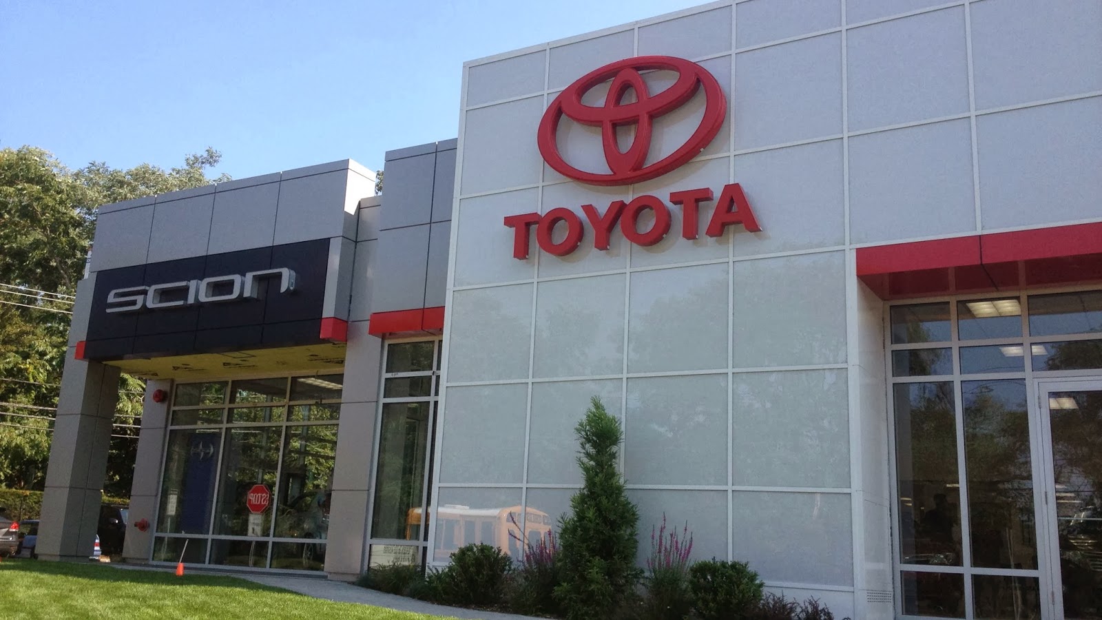 Photo of Penn Toyota in Greenvale City, New York, United States - 3 Picture of Point of interest, Establishment, Car dealer, Store, Car repair