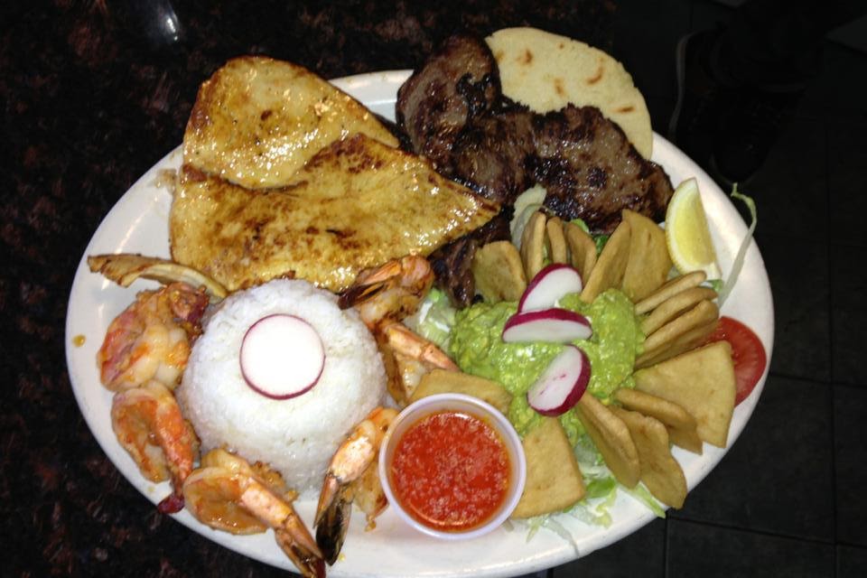 Photo of Mi Pequeño El Salvador Restaurant in Jackson Heights City, New York, United States - 1 Picture of Restaurant, Food, Point of interest, Establishment