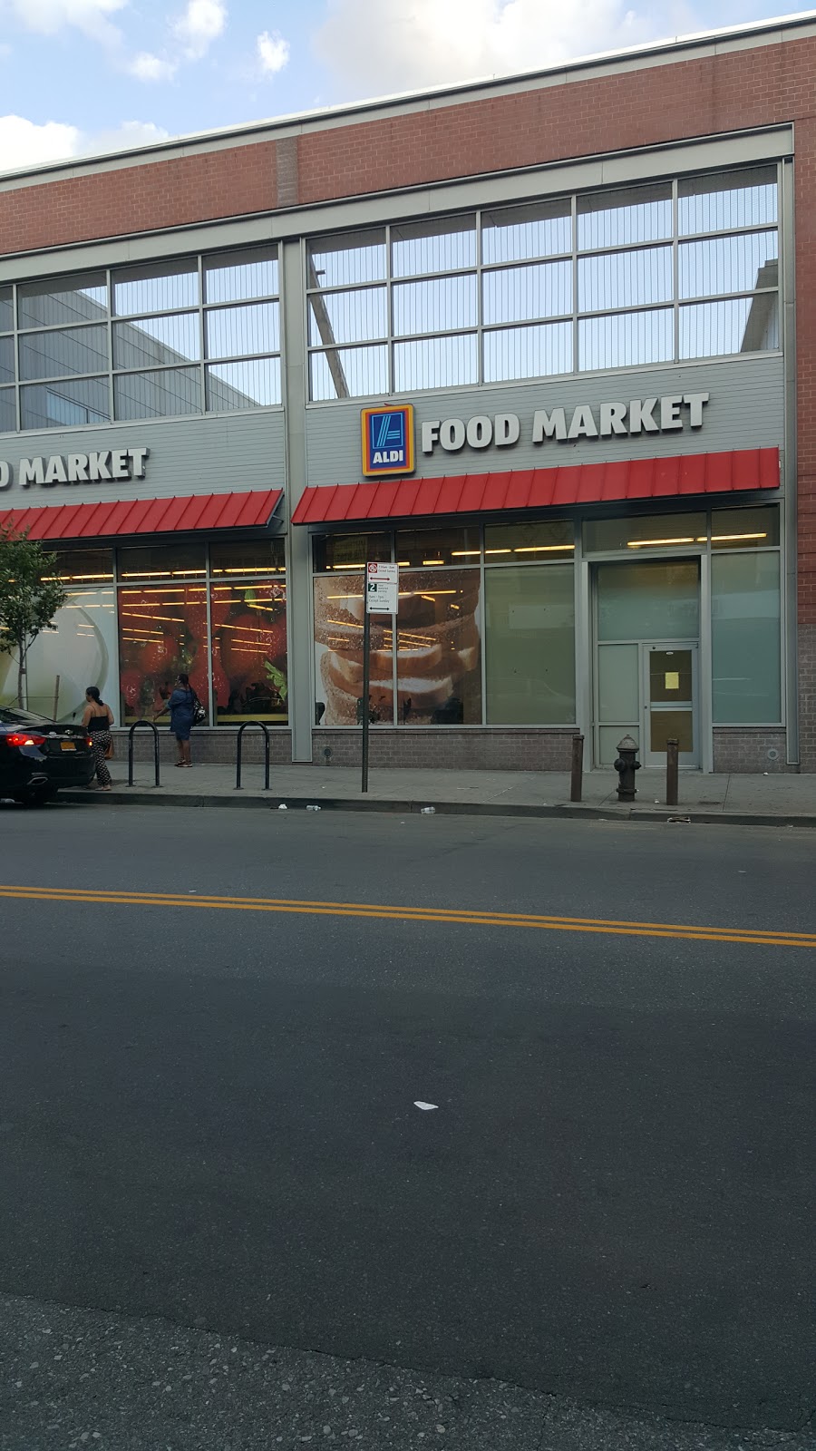 Photo of ALDI in Bronx City, New York, United States - 1 Picture of Food, Point of interest, Establishment, Store, Grocery or supermarket