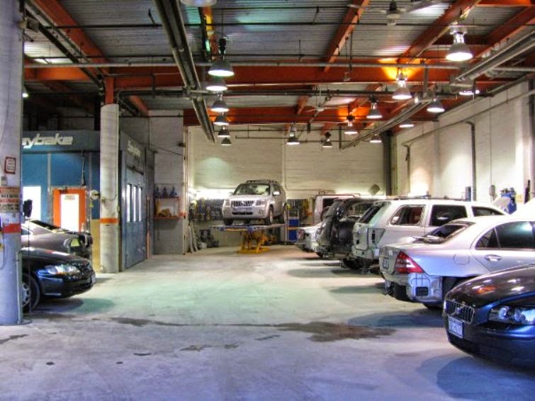 Photo of Dale-Way Auto Body Center in Bronx City, New York, United States - 2 Picture of Point of interest, Establishment, Car repair