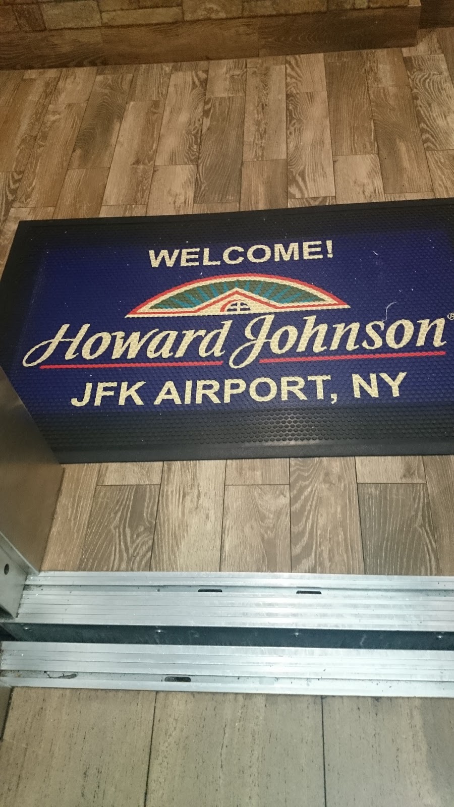 Photo of Howard Johnson Inn Jamaica JFK Airport NYC in Queens City, New York, United States - 1 Picture of Point of interest, Establishment, Lodging