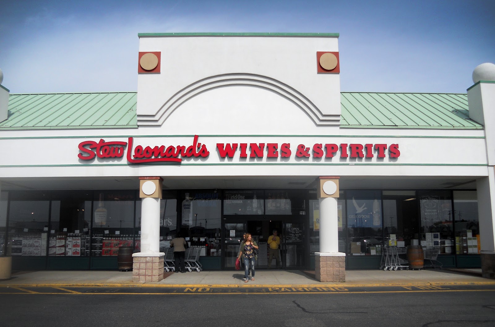 Photo of Stew Leonard's Wines of Carle Place in Carle Place City, New York, United States - 1 Picture of Food, Point of interest, Establishment, Store, Liquor store