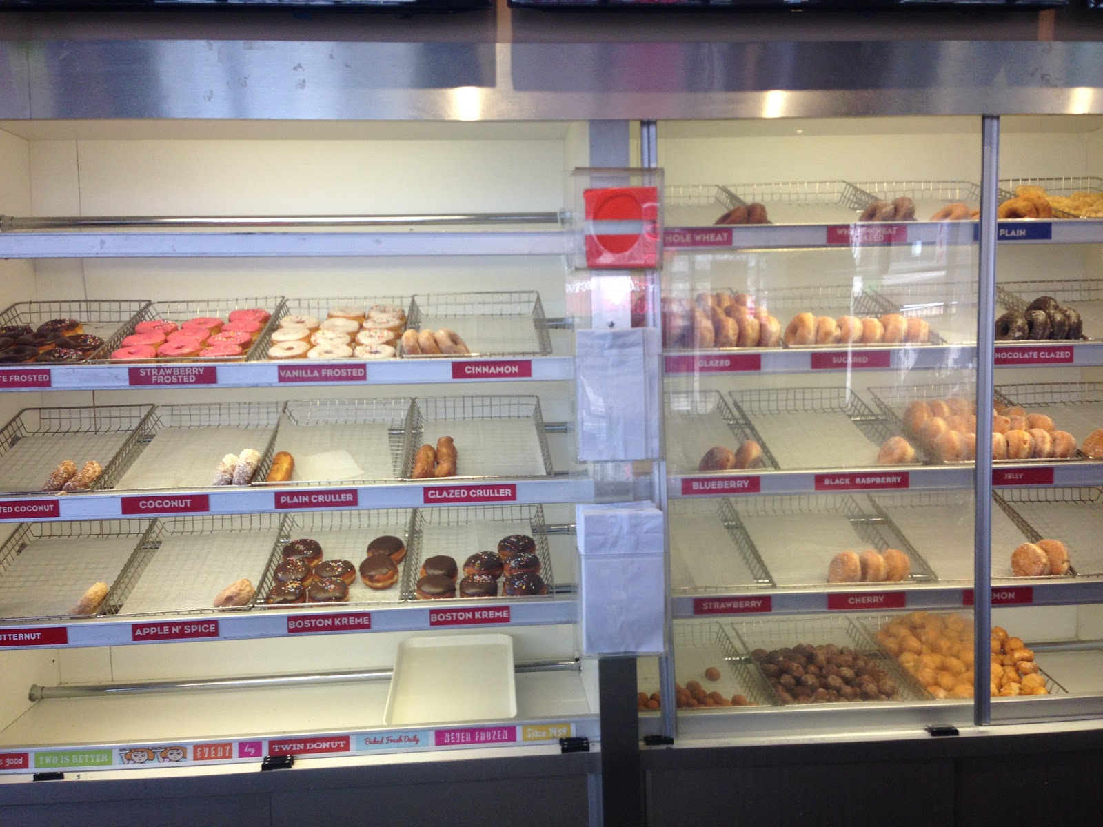 Photo of Twin Donut in New Rochelle City, New York, United States - 3 Picture of Food, Point of interest, Establishment, Store, Cafe, Bakery