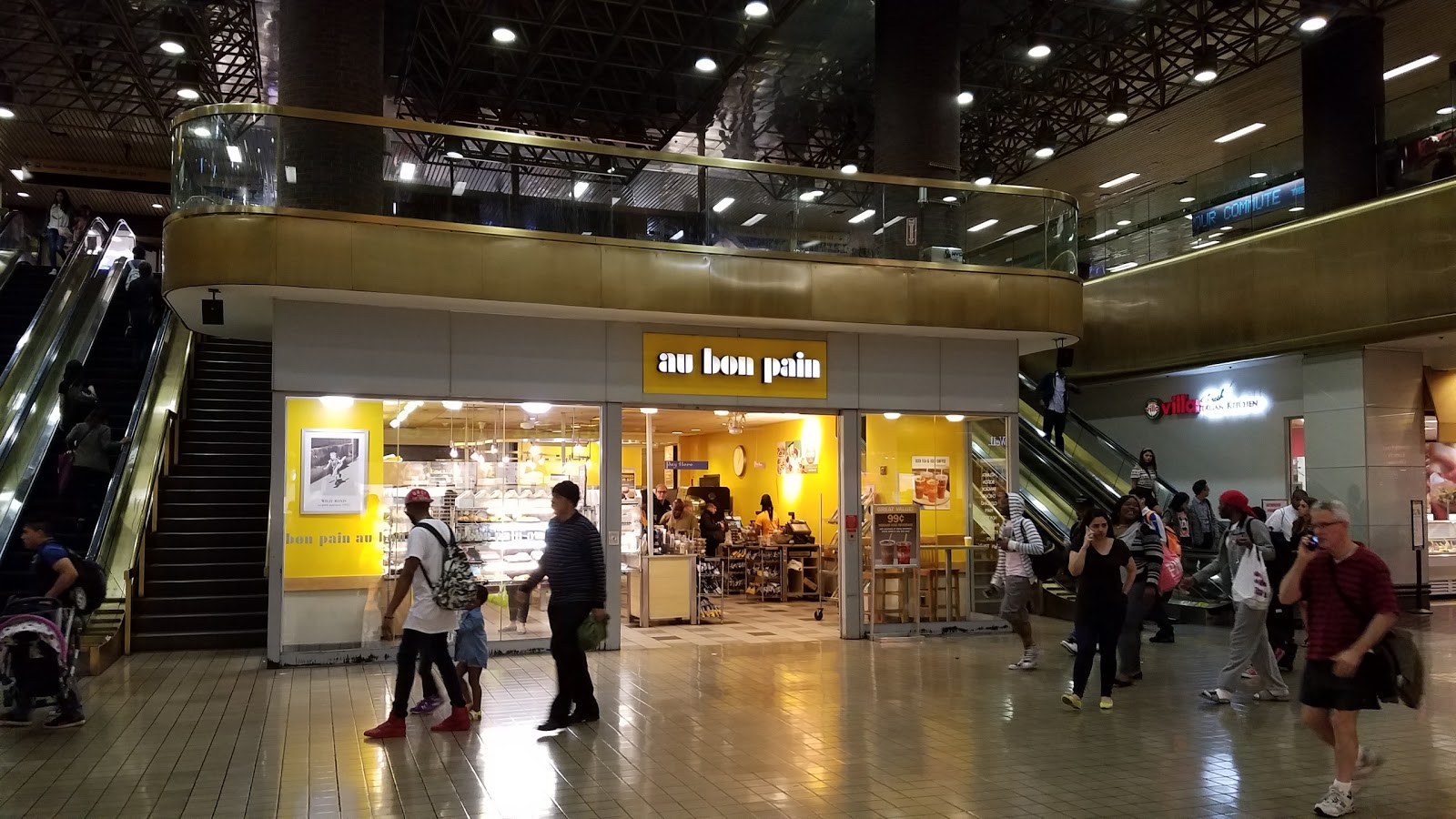 Photo of Au Bon Pain in New York City, New York, United States - 1 Picture of Restaurant, Food, Point of interest, Establishment, Store, Cafe, Bakery