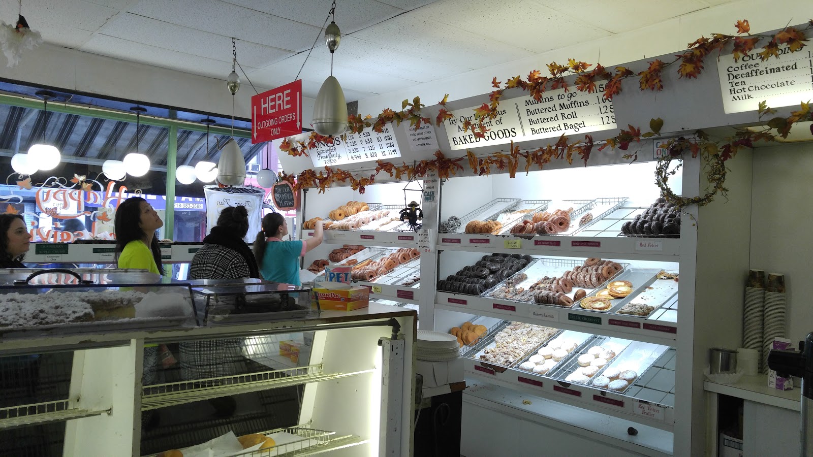 Photo of Peter Pan Donut & Pastry Shop in Brooklyn City, New York, United States - 8 Picture of Food, Point of interest, Establishment, Store, Bakery