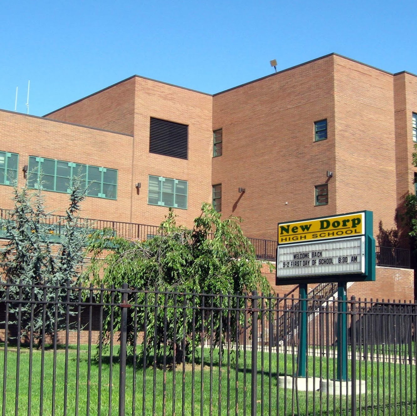 Photo of New Dorp High School in Staten Island City, New York, United States - 1 Picture of Point of interest, Establishment, School