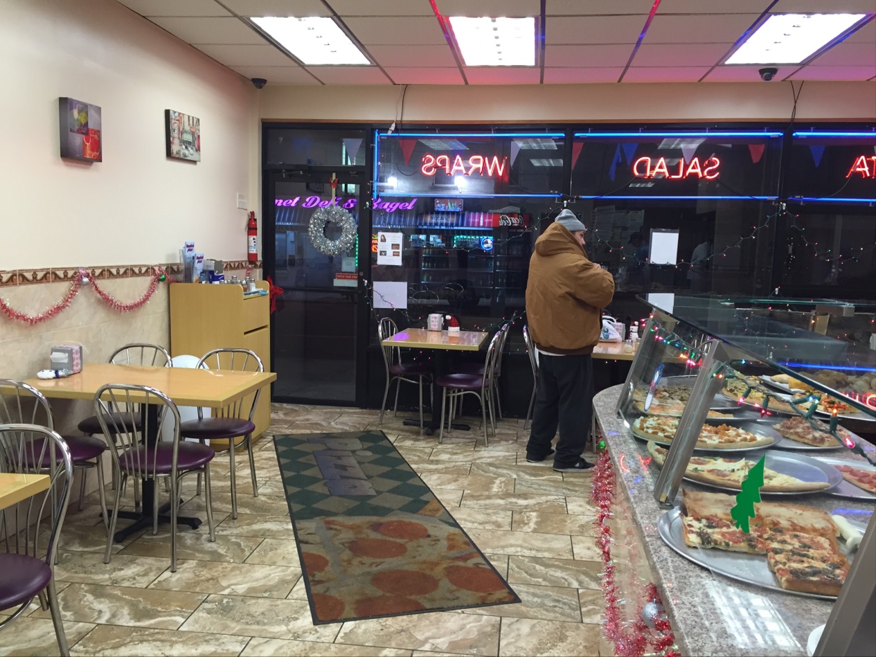 Photo of Rose Bank Pizza in Staten Island City, New York, United States - 1 Picture of Restaurant, Food, Point of interest, Establishment, Meal takeaway, Meal delivery