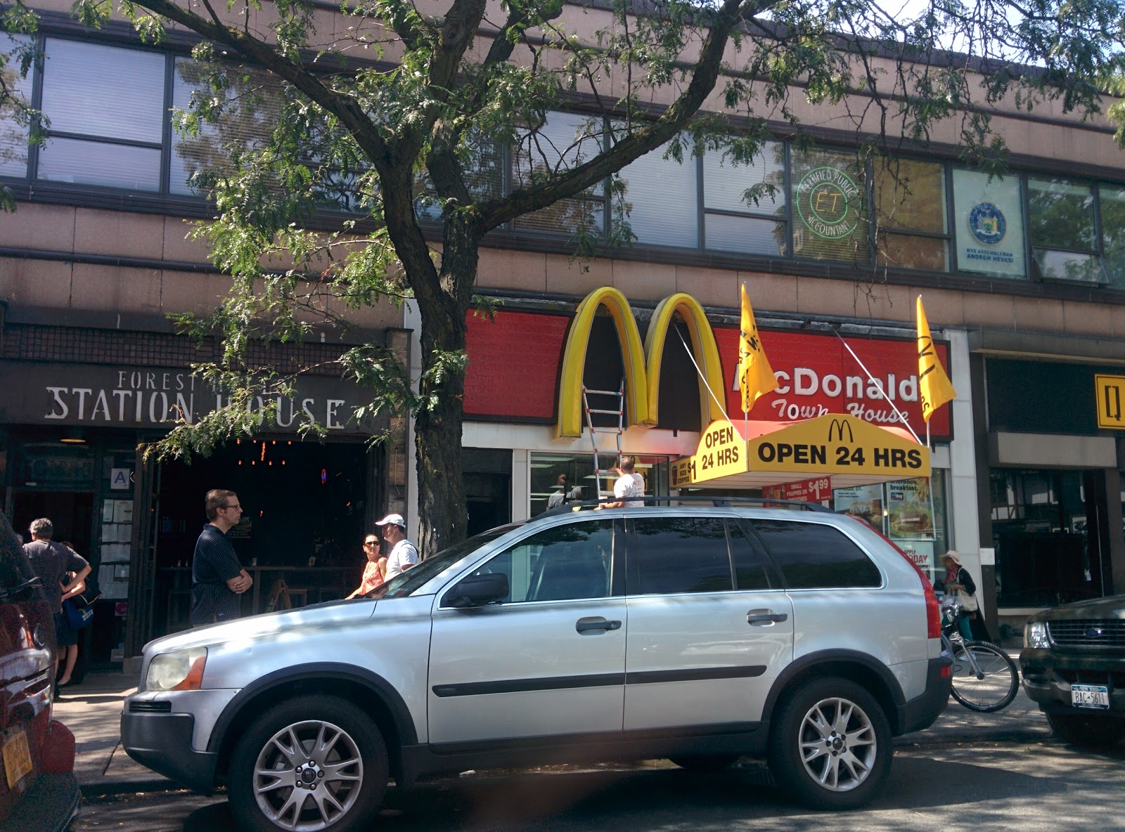 Photo of Forest Hills Station House in Queens City, New York, United States - 7 Picture of Restaurant, Food, Point of interest, Establishment, Bar