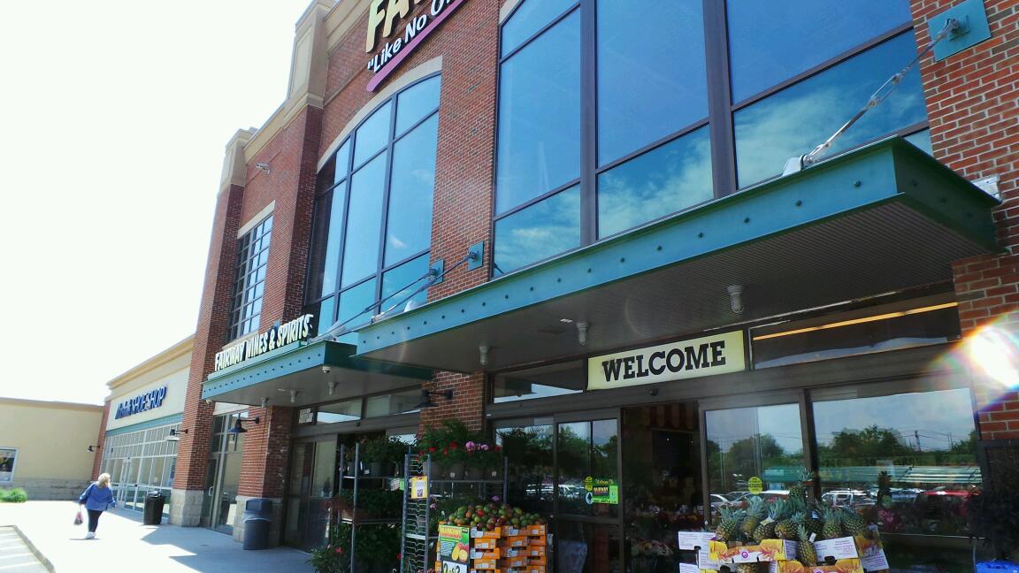 Photo of Fairway Market Pelham Wine & Spirits in Pelham City, New York, United States - 1 Picture of Food, Point of interest, Establishment, Store, Liquor store