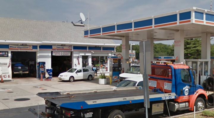 Photo of Hazlet Plaza Gulf in Hazlet City, New Jersey, United States - 1 Picture of Point of interest, Establishment, Gas station, Car repair