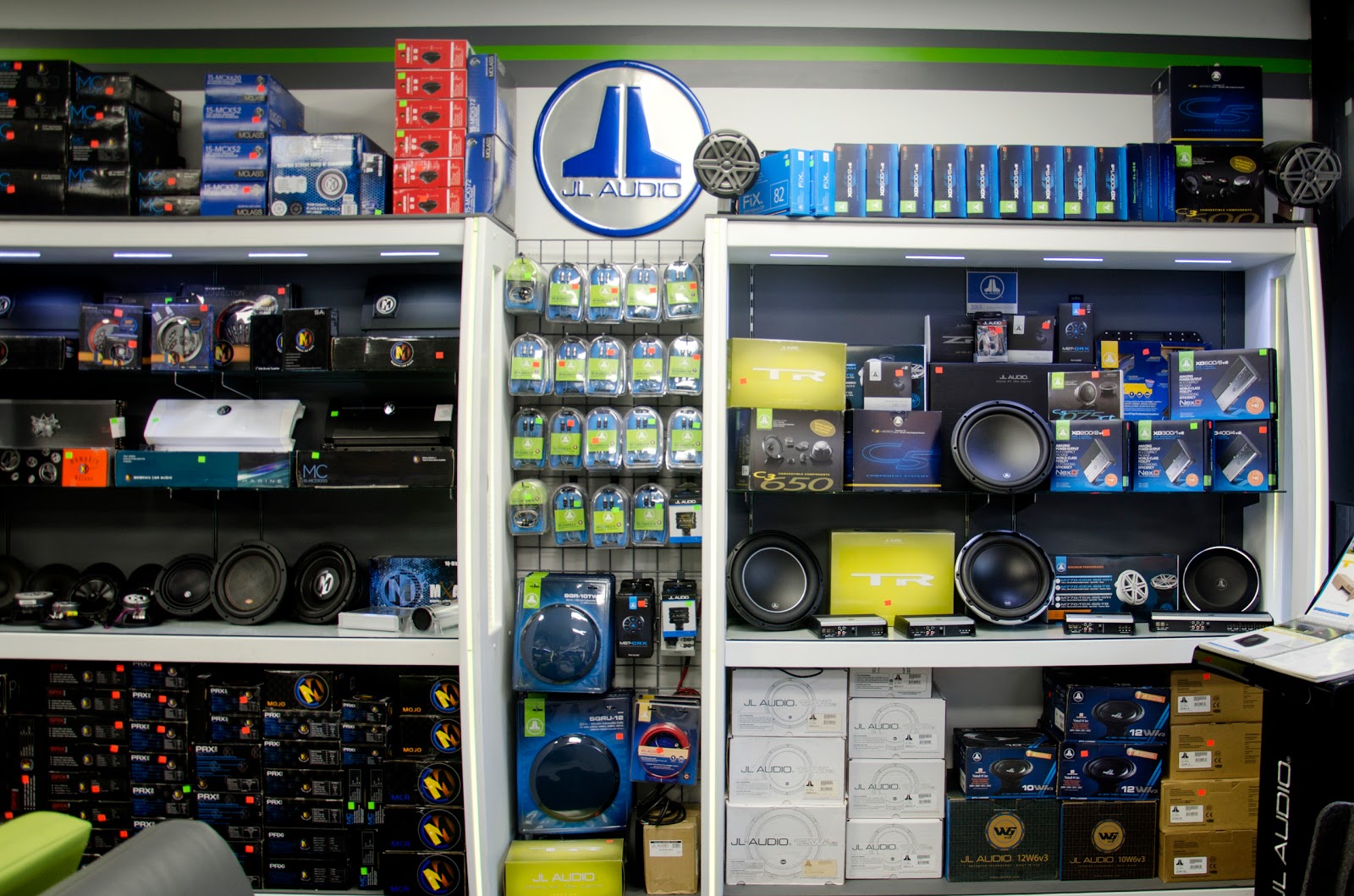 Photo of Audiomaxx in Bronx City, New York, United States - 6 Picture of Point of interest, Establishment, Store, Car repair, Electronics store