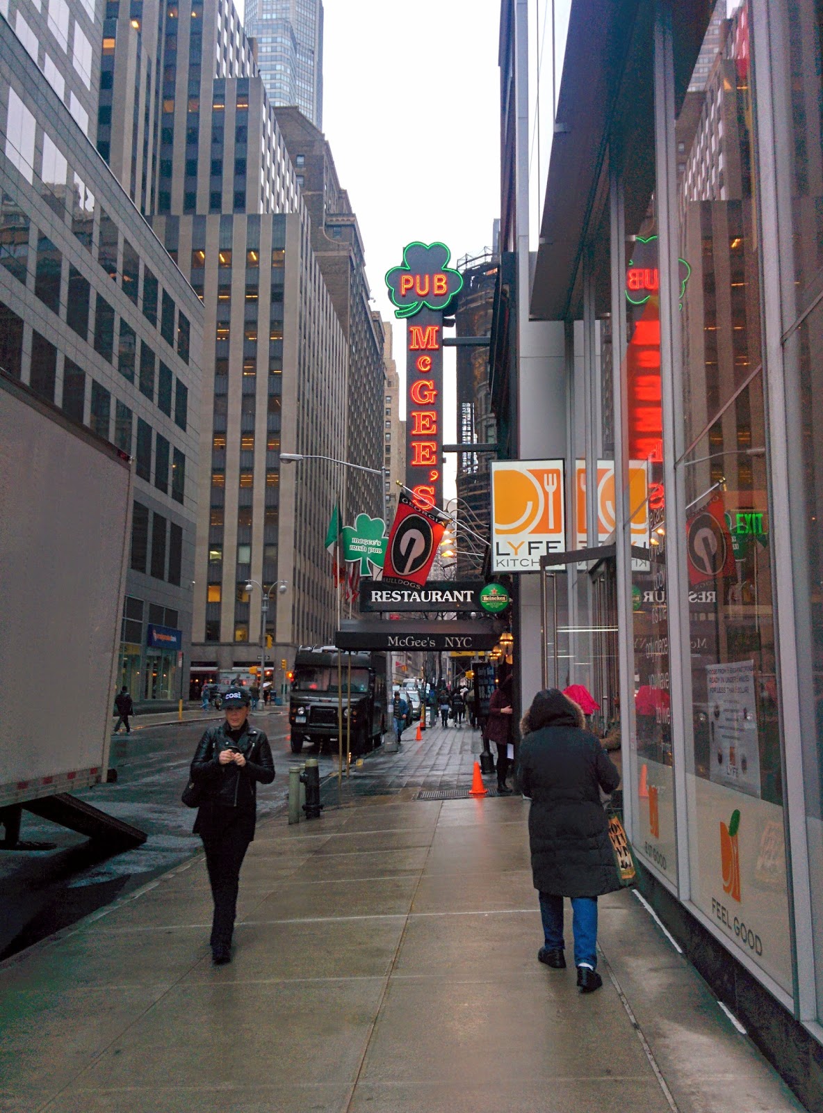 Photo of McGee's pub in New York City, New York, United States - 3 Picture of Restaurant, Food, Point of interest, Establishment, Bar