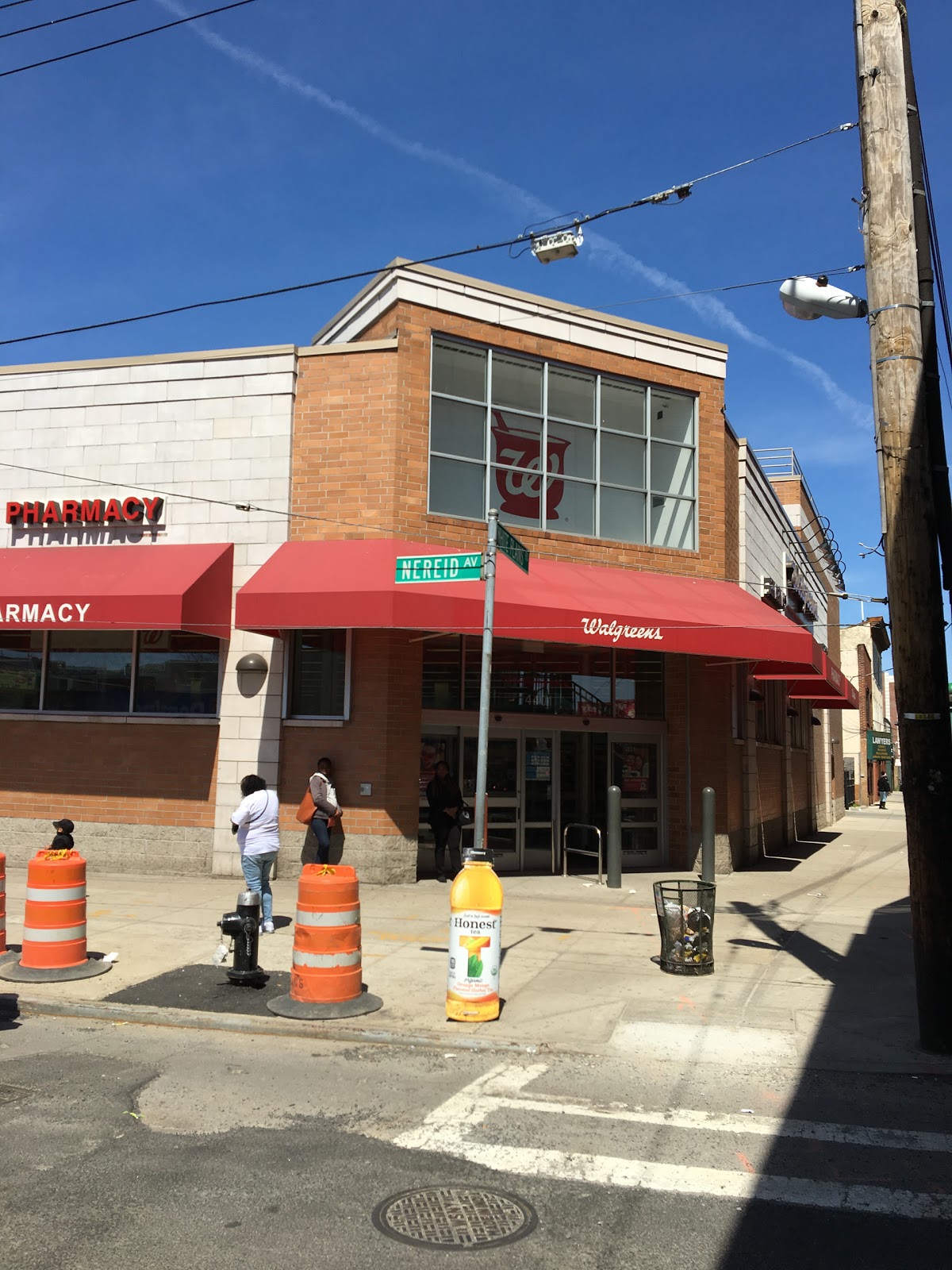Photo of Walgreens in Bronx City, New York, United States - 1 Picture of Food, Point of interest, Establishment, Store, Health, Convenience store, Home goods store, Clothing store, Electronics store