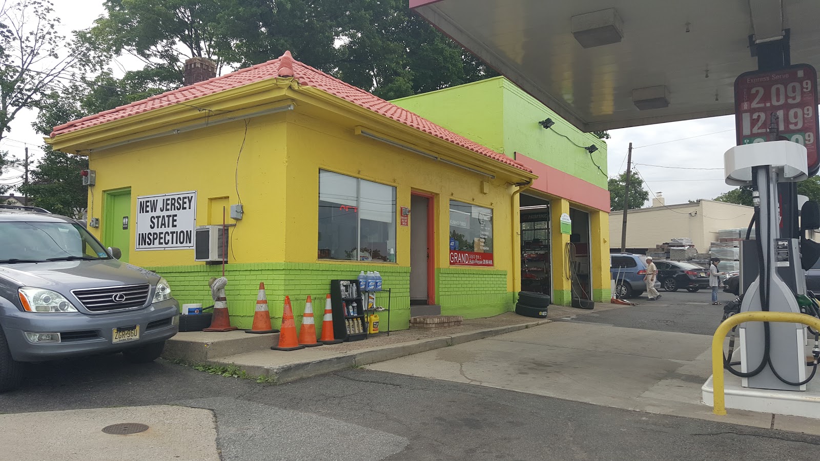Photo of 그랜드 정비소 in Ridgefield City, New Jersey, United States - 3 Picture of Point of interest, Establishment, Gas station