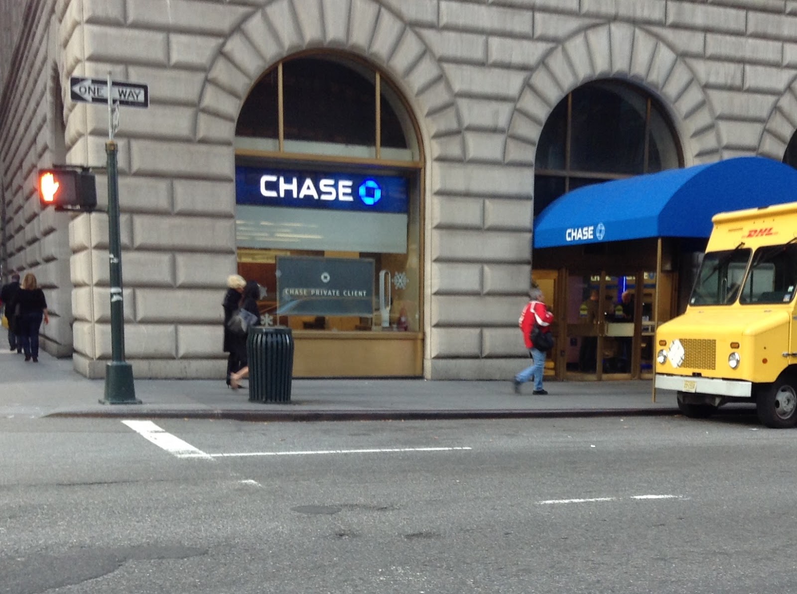 Photo of Chase Bank in New York City, New York, United States - 1 Picture of Point of interest, Establishment, Finance, Atm, Bank