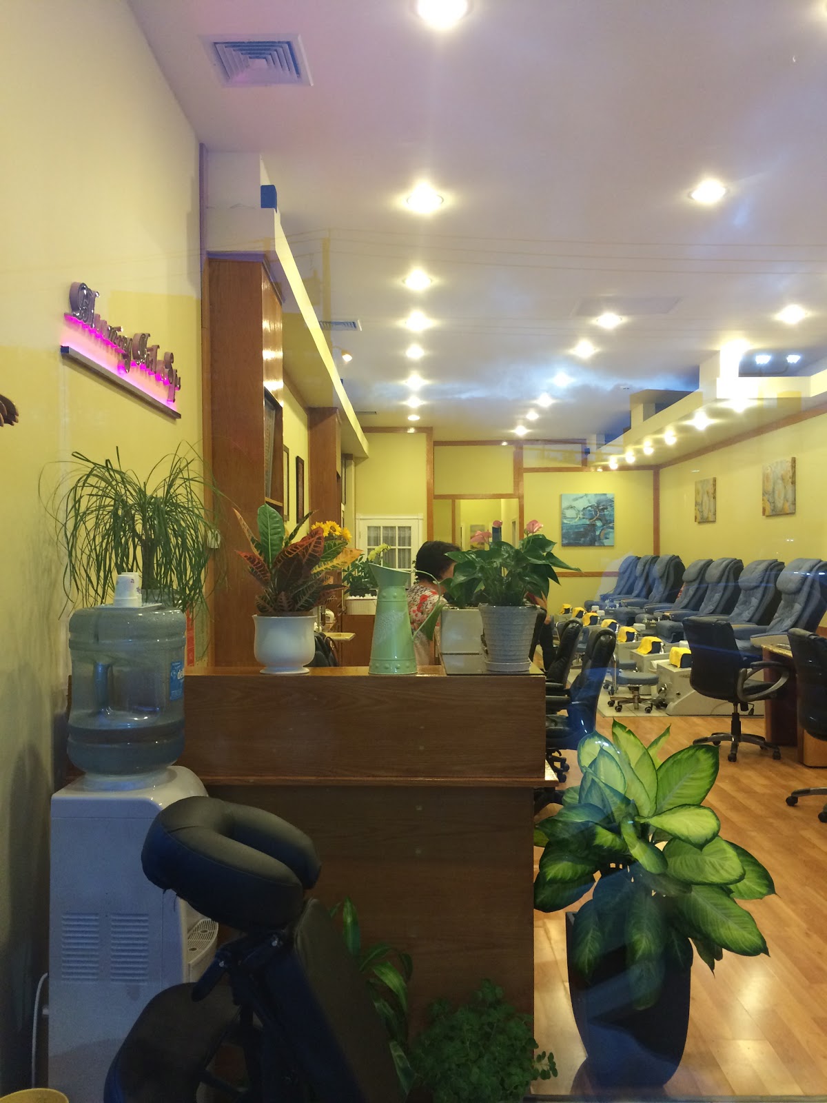 Photo of Blooming Nail&Spa at New Rochelle in New Rochelle City, New York, United States - 4 Picture of Point of interest, Establishment, Beauty salon, Hair care