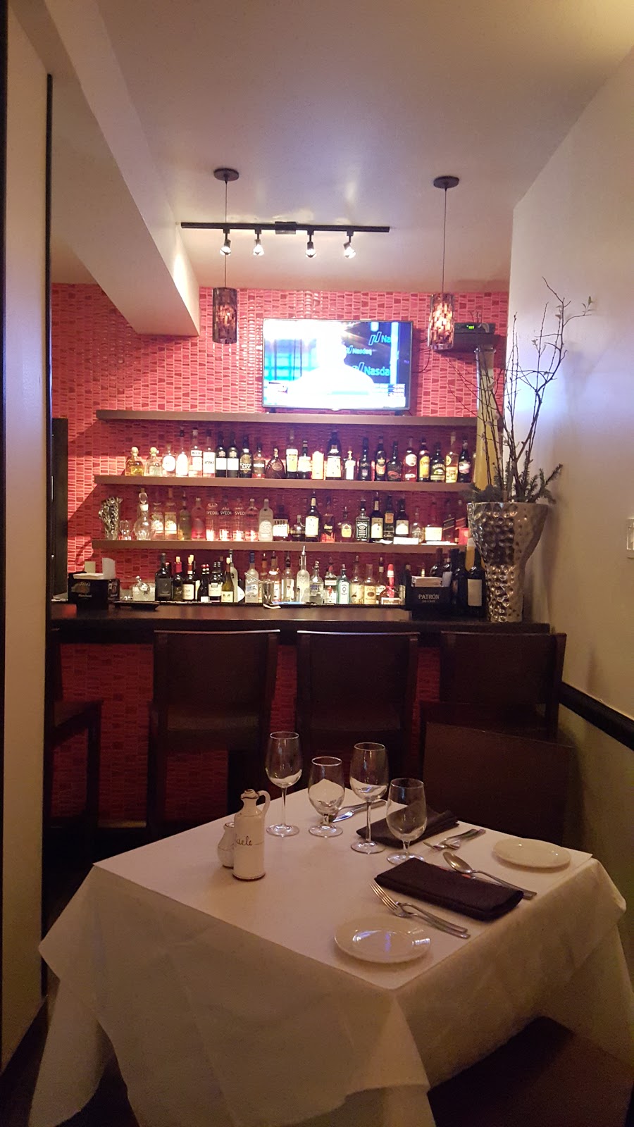 Photo of Da Raffaele in New York City, New York, United States - 1 Picture of Restaurant, Food, Point of interest, Establishment