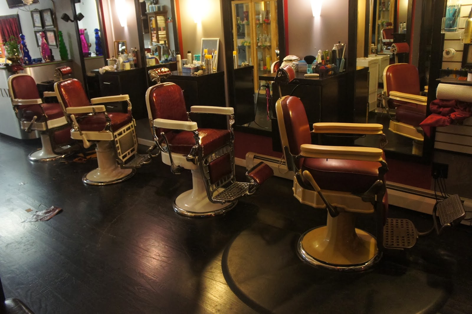 Photo of DJ'S UNISEX BARBER SHOP in Astoria City, New York, United States - 4 Picture of Point of interest, Establishment, Health, Beauty salon, Hair care