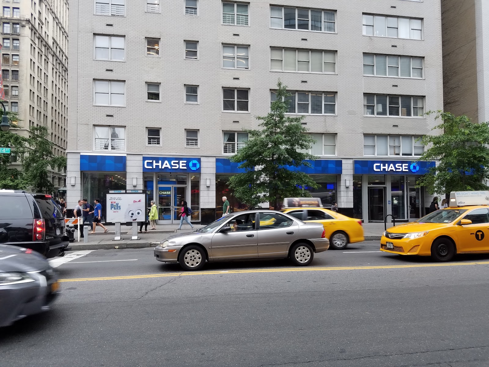 Photo of Chase Bank in New York City, New York, United States - 3 Picture of Point of interest, Establishment, Finance, Atm, Bank