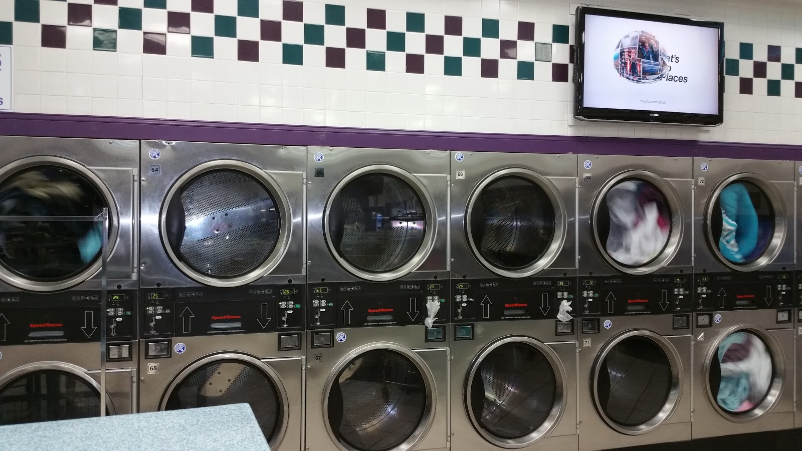 Photo of Bubbles Laundromat in Hackensack City, New Jersey, United States - 6 Picture of Point of interest, Establishment, Laundry