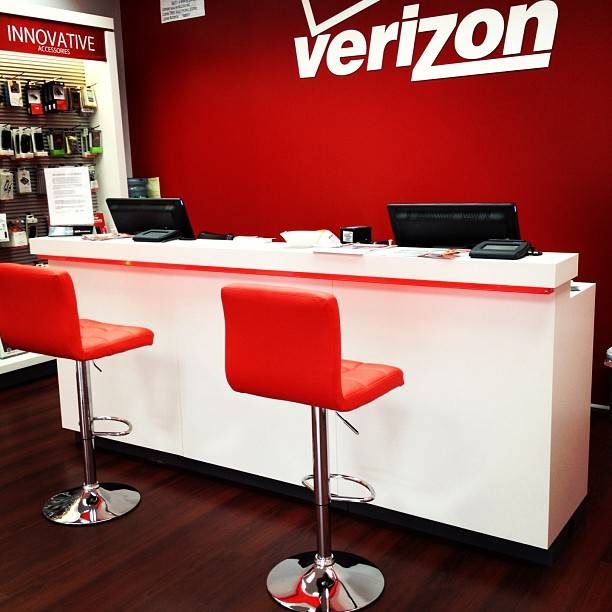 Photo of A3 COMM | Verizon Wireless Authorized Retailer in South Richmond Hill City, New York, United States - 6 Picture of Point of interest, Establishment, Store, Electronics store