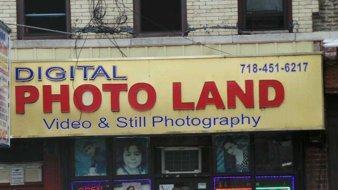 Photo of Digital Photo Land Inc in Queens City, New York, United States - 2 Picture of Point of interest, Establishment, Store, Home goods store, Electronics store