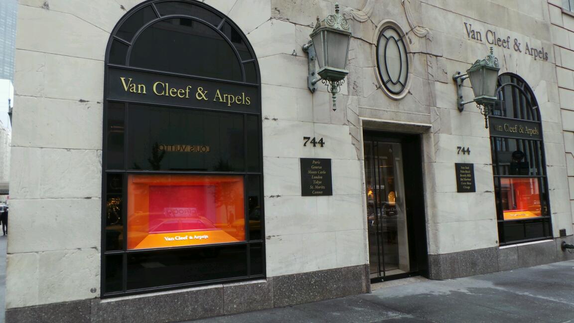 Photo of Van Cleef & Arpels in New York City, New York, United States - 2 Picture of Point of interest, Establishment, Store, Jewelry store, Clothing store