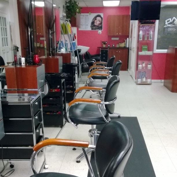 Photo of DAMARIS MASTER STYLES in Union City, New Jersey, United States - 6 Picture of Point of interest, Establishment, Beauty salon