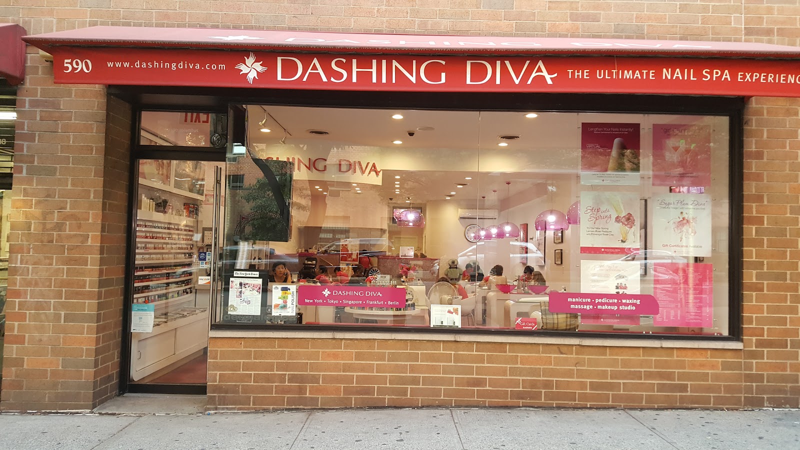 Photo of Dashing Diva West in New York City, New York, United States - 1 Picture of Point of interest, Establishment, Health, Spa, Beauty salon, Hair care