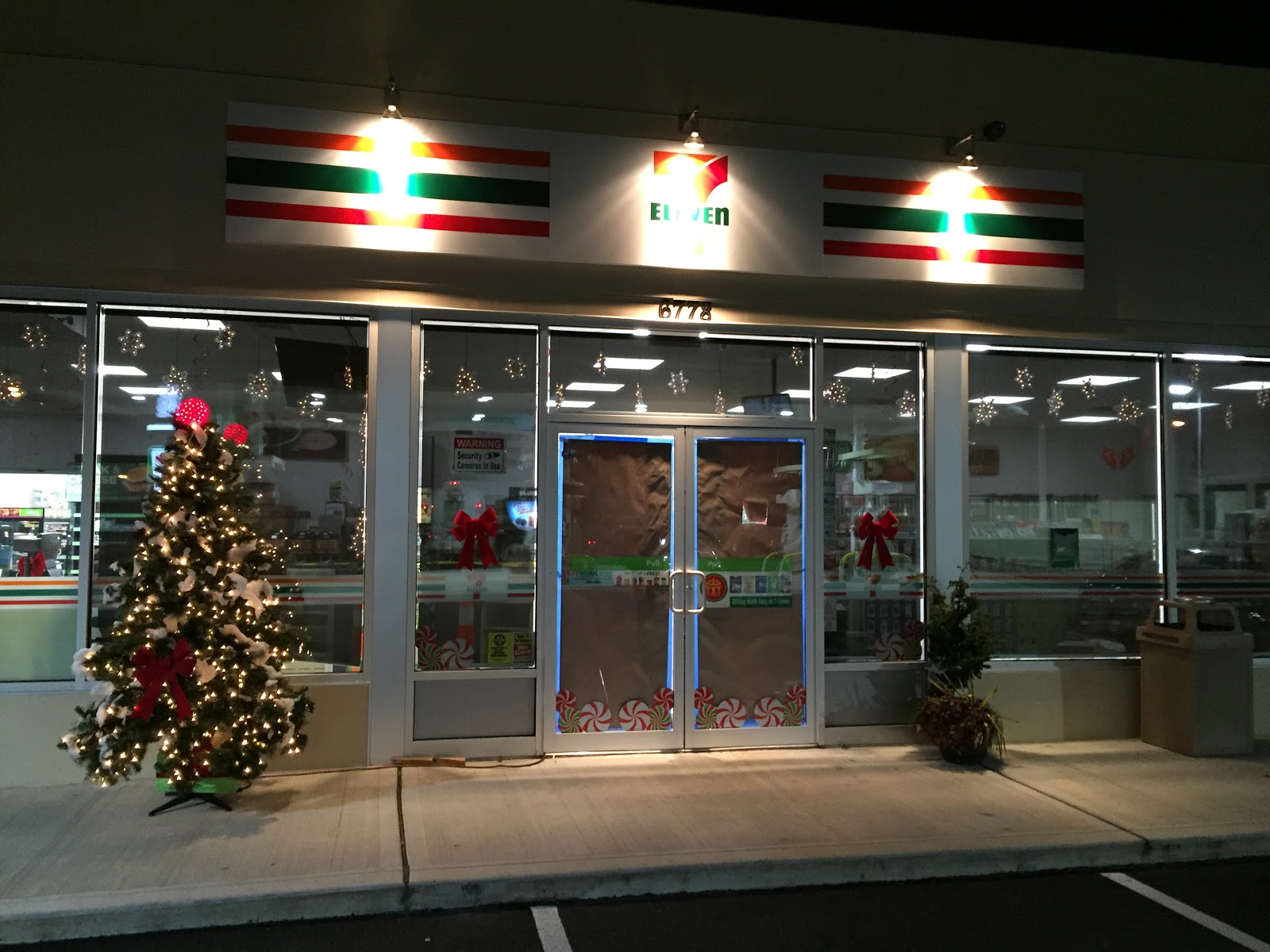 Photo of 7 ELEVEN - Hylan & Page in Staten Island City, New York, United States - 9 Picture of Food, Point of interest, Establishment, Store, Gas station, Convenience store