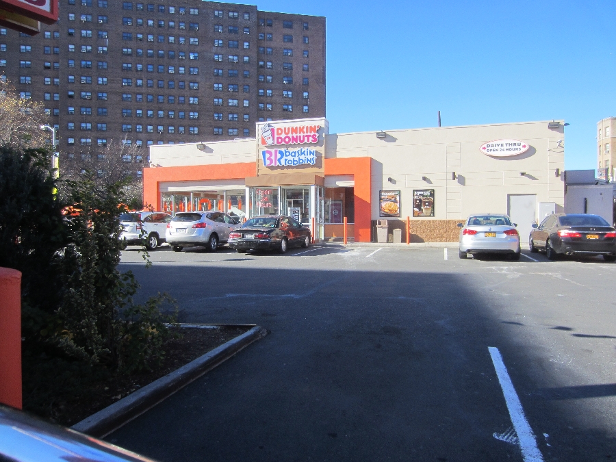 Photo of Dunkin' Donuts in Bronx City, New York, United States - 1 Picture of Restaurant, Food, Point of interest, Establishment, Store, Cafe, Bar, Bakery