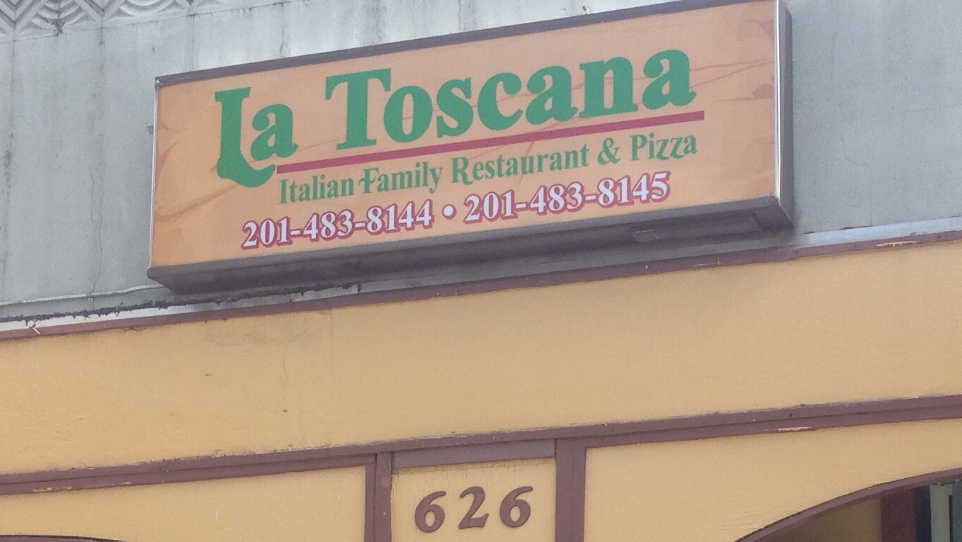 Photo of La Toscana Pizza in River Edge City, New Jersey, United States - 2 Picture of Restaurant, Food, Point of interest, Establishment