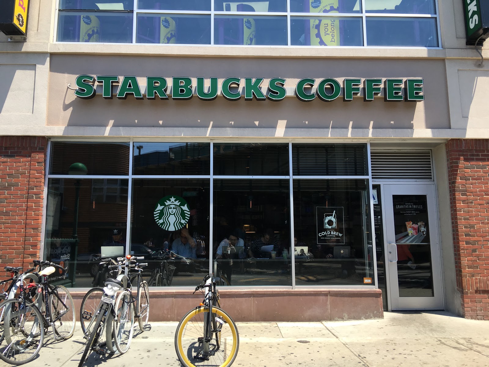 Photo of Starbucks in Queens City, New York, United States - 1 Picture of Food, Point of interest, Establishment, Store, Cafe