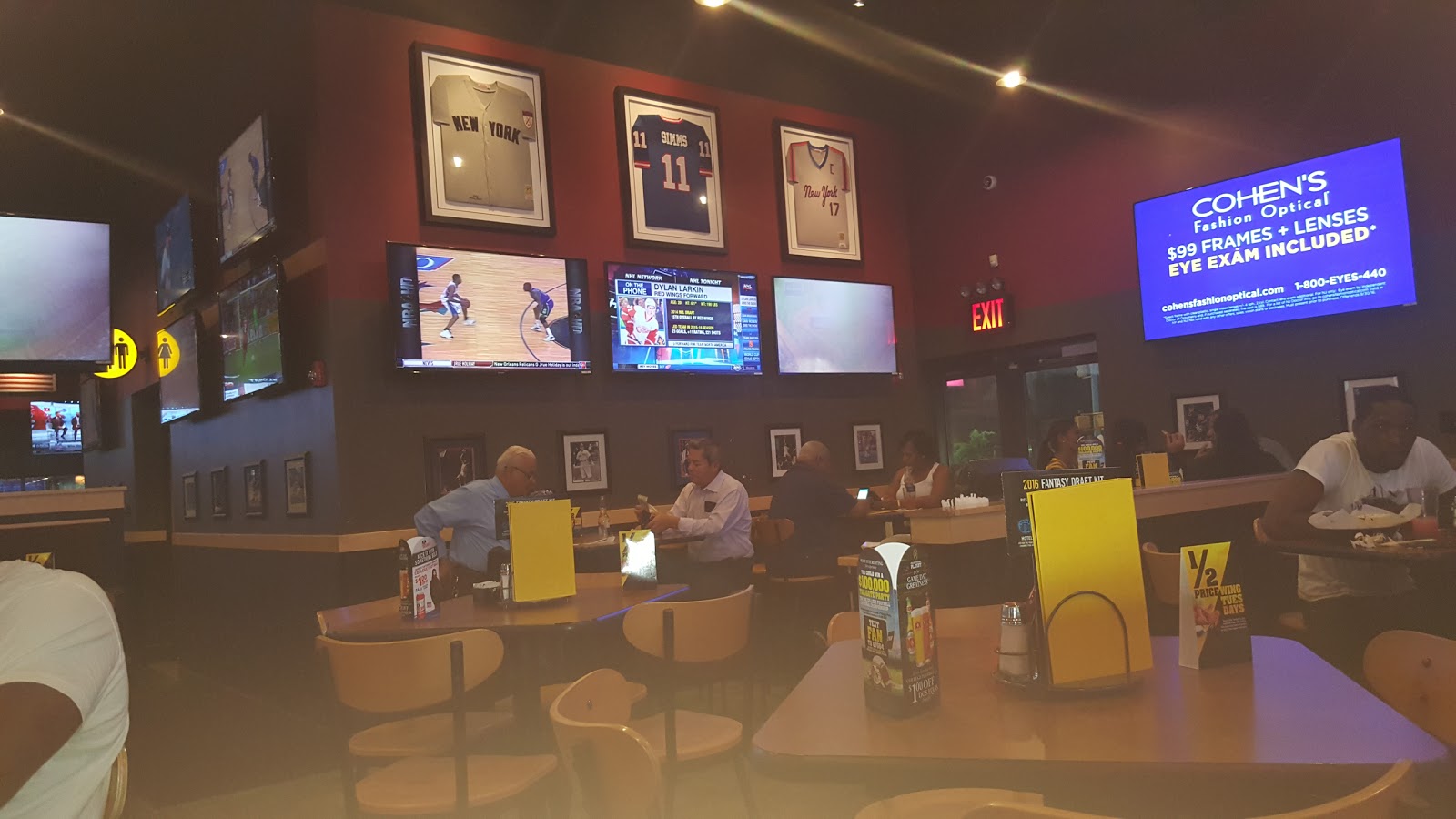 Photo of Buffalo Wild Wings in Brooklyn City, New York, United States - 1 Picture of Restaurant, Food, Point of interest, Establishment, Meal takeaway, Bar