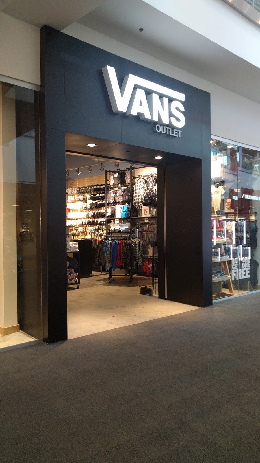 Photo of Vans in Elizabeth City, New Jersey, United States - 1 Picture of Point of interest, Establishment, Store, Clothing store, Shoe store