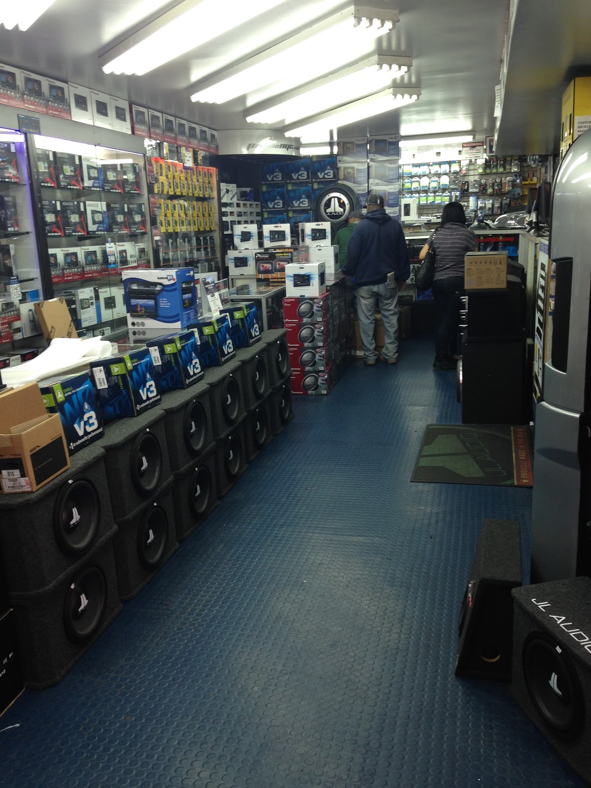 Photo of Proline Car Stereo in Brooklyn City, New York, United States - 3 Picture of Point of interest, Establishment, Store, Car repair, Home goods store, Electronics store
