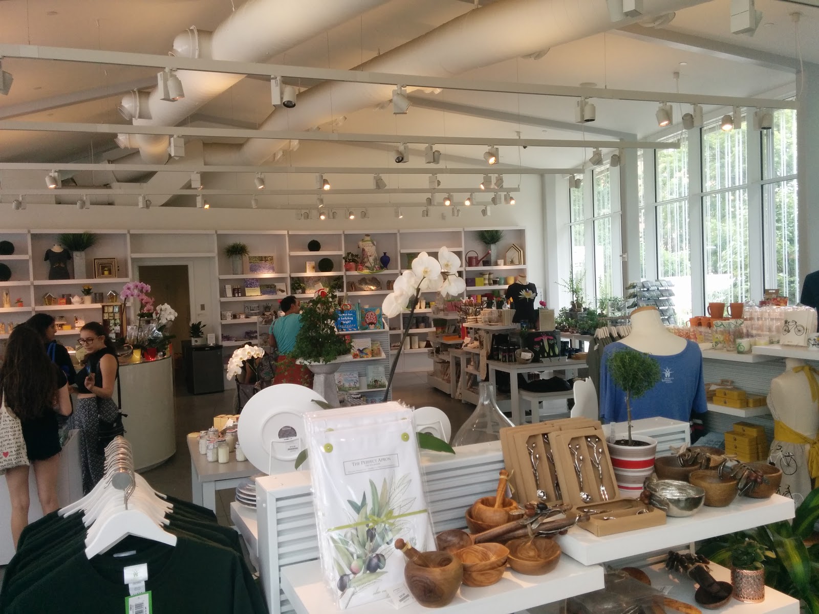 Photo of Brooklyn Botanic Garden Shop in Kings County City, New York, United States - 1 Picture of Point of interest, Establishment, Store, Park