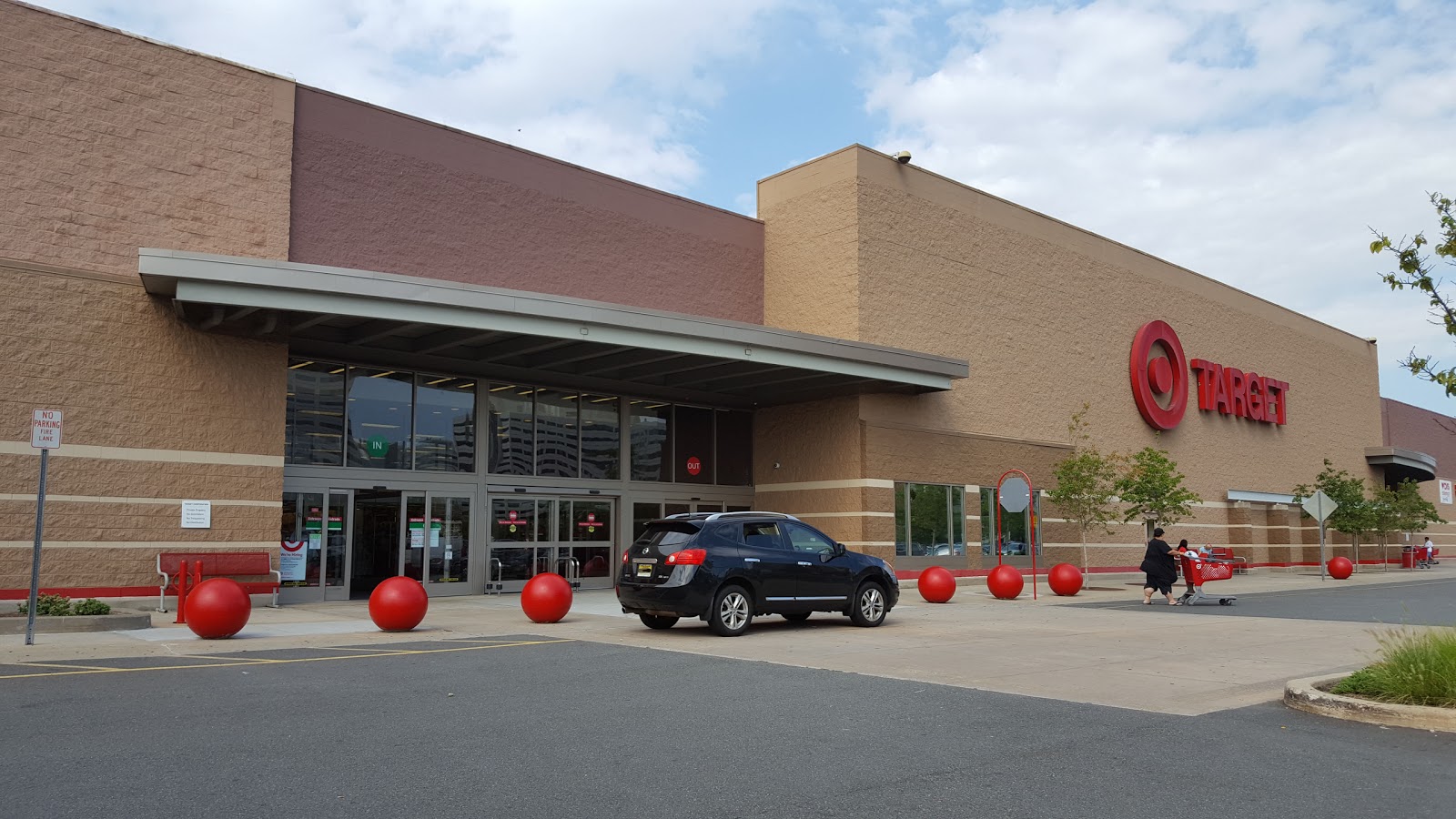 Photo of Target in Jersey City, New Jersey, United States - 5 Picture of Point of interest, Establishment, Store, Home goods store, Clothing store, Electronics store, Furniture store, Department store