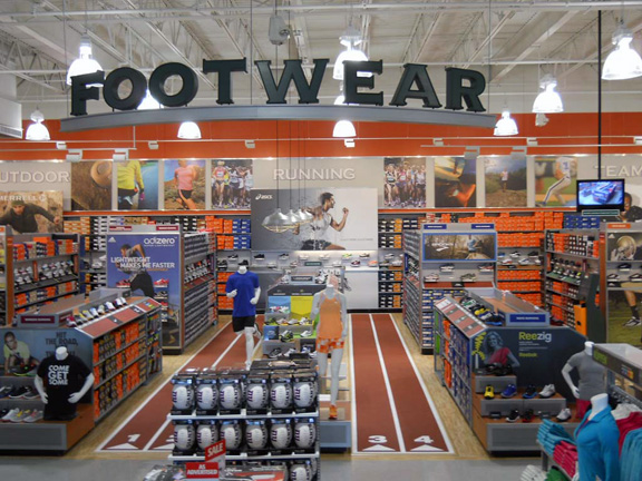 Photo of Dick's Sporting Goods in Staten Island City, New York, United States - 7 Picture of Point of interest, Establishment, Store, Clothing store, Shoe store