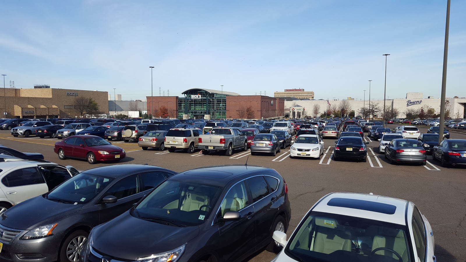 Photo of Dick's Sporting Goods in Woodbridge Township City, New Jersey, United States - 4 Picture of Point of interest, Establishment, Store, Clothing store, Shoe store