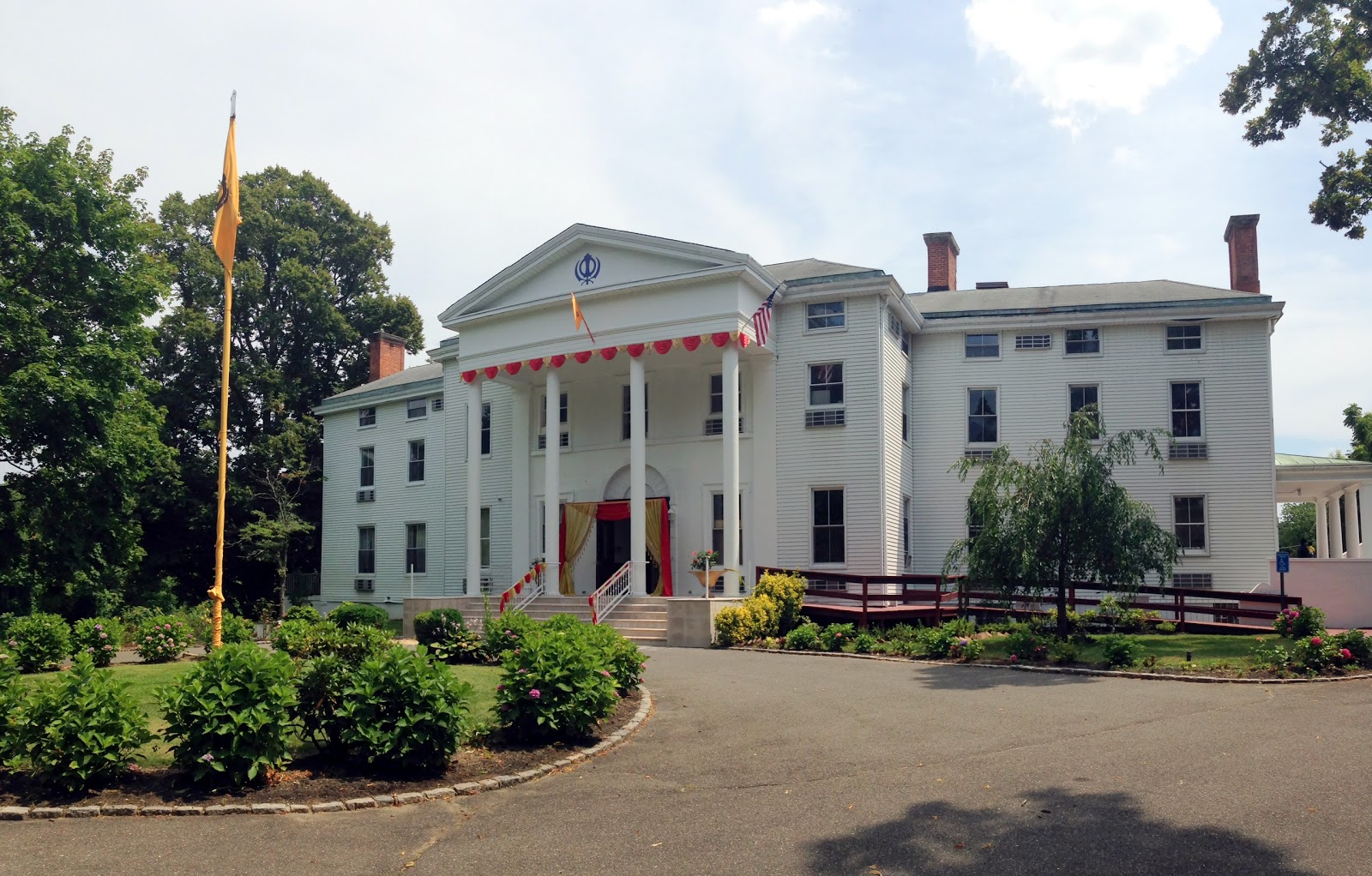 Photo of Gurdwara Mata Sahib Kaur in Glen Cove City, New York, United States - 1 Picture of Point of interest, Establishment, Place of worship