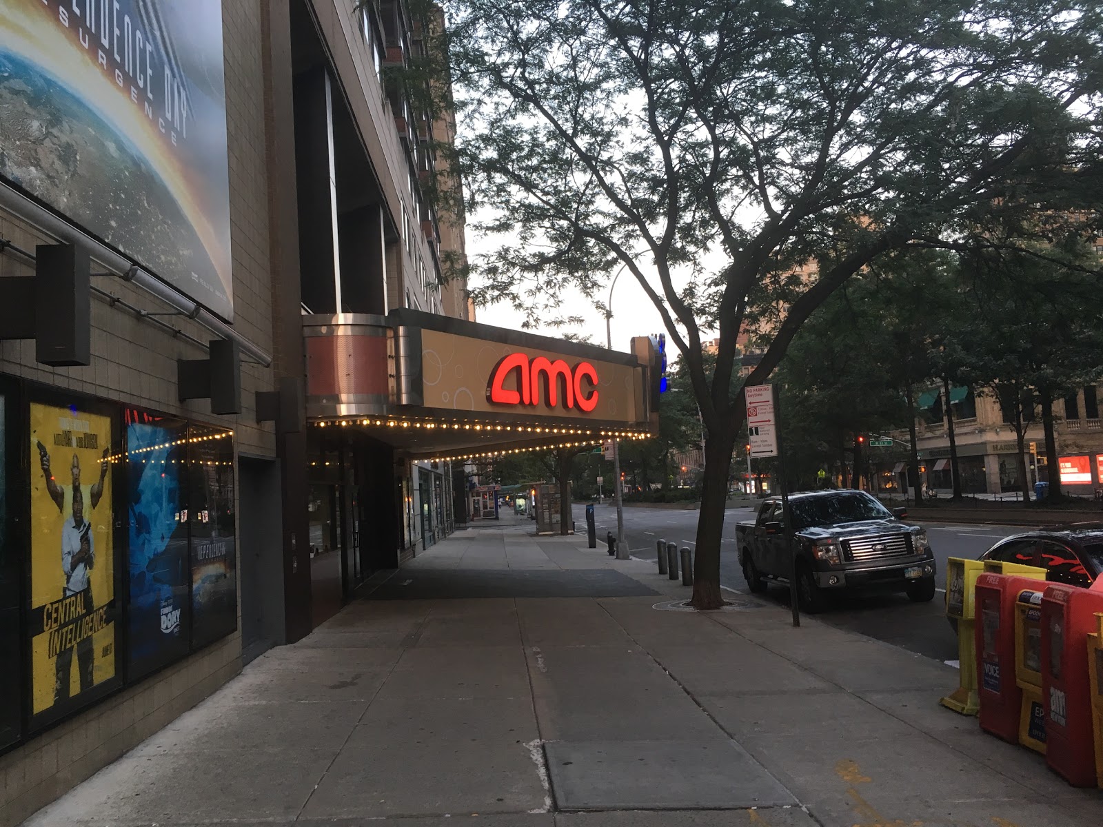 Photo of AMC 84th Street 6 in New York City, New York, United States - 3 Picture of Point of interest, Establishment, Movie theater