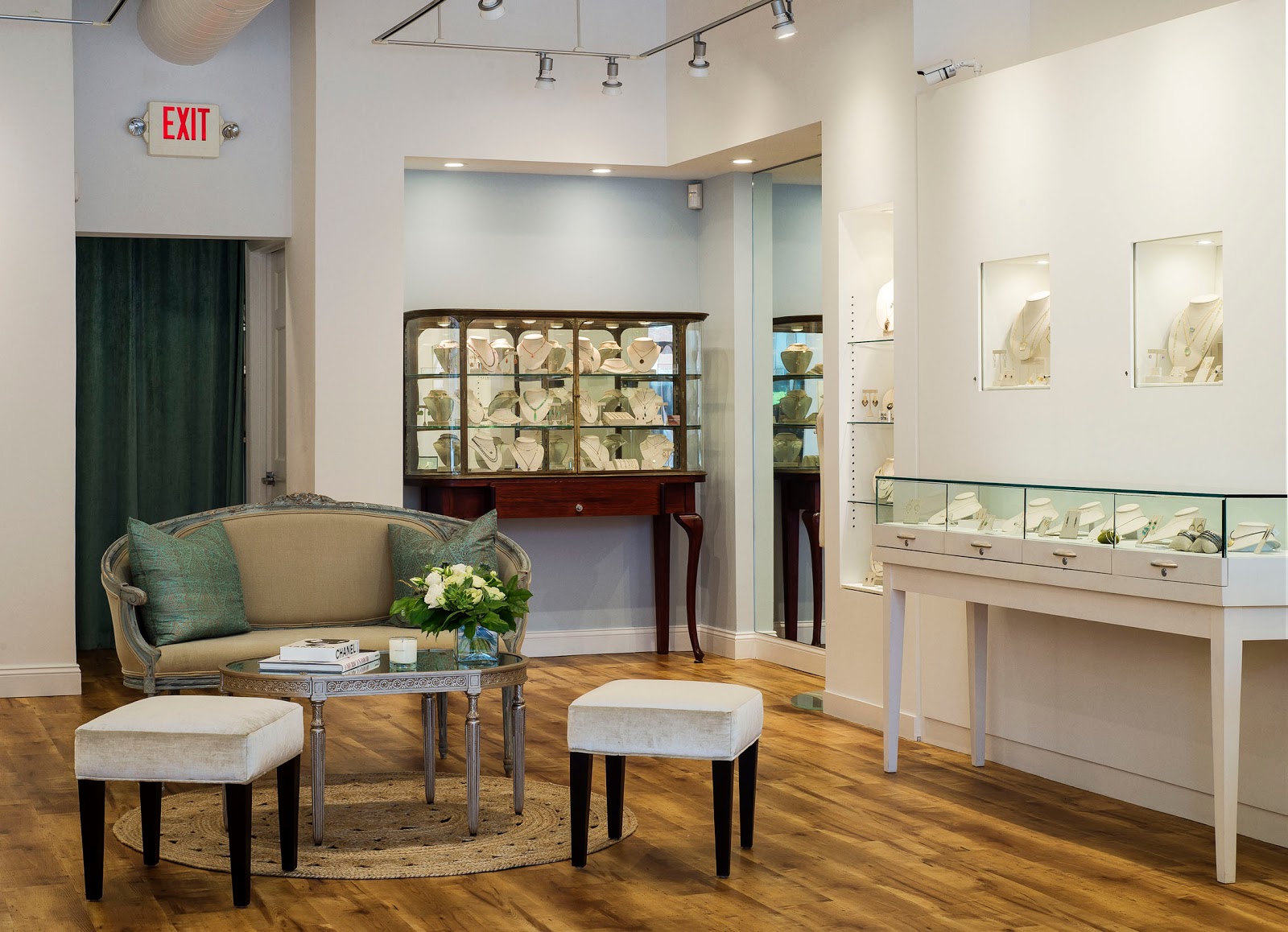 Photo of Peridot Fine Jewelry in Larchmont City, New York, United States - 1 Picture of Point of interest, Establishment, Store, Jewelry store