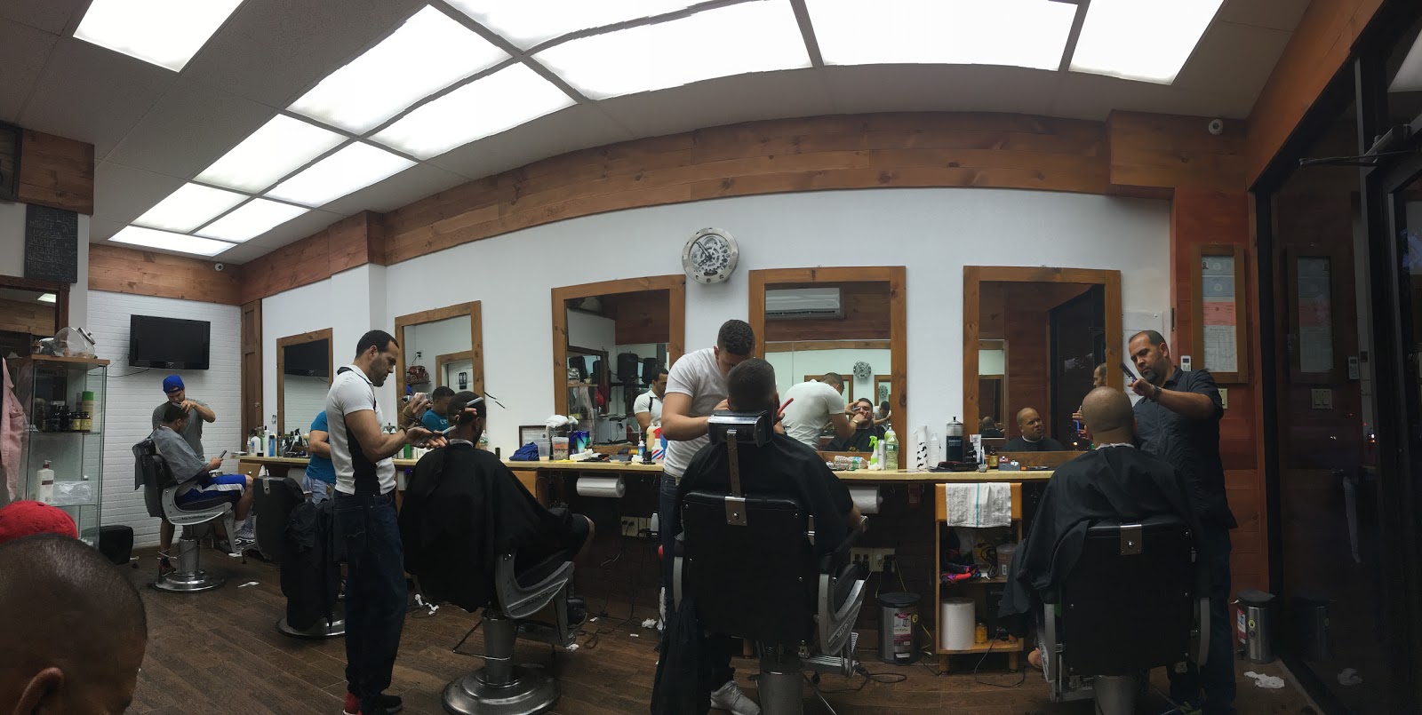 Photo of Rigoberto Barber Shop in Queens City, New York, United States - 7 Picture of Point of interest, Establishment, Health, Hair care