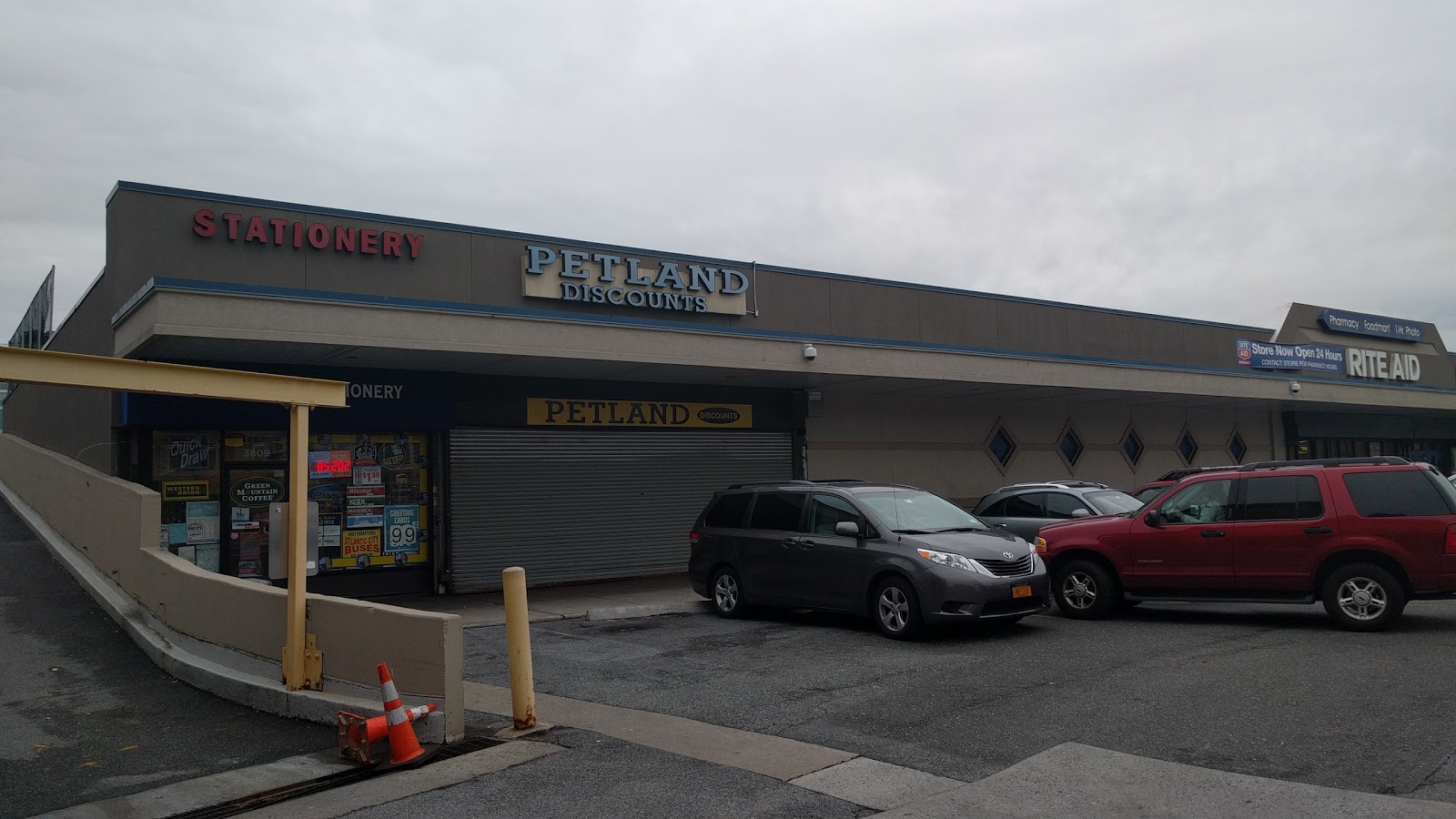 Photo of Rite Aid Pharmacy in Brooklyn City, New York, United States - 2 Picture of Food, Point of interest, Establishment, Store, Health, Convenience store, Pharmacy