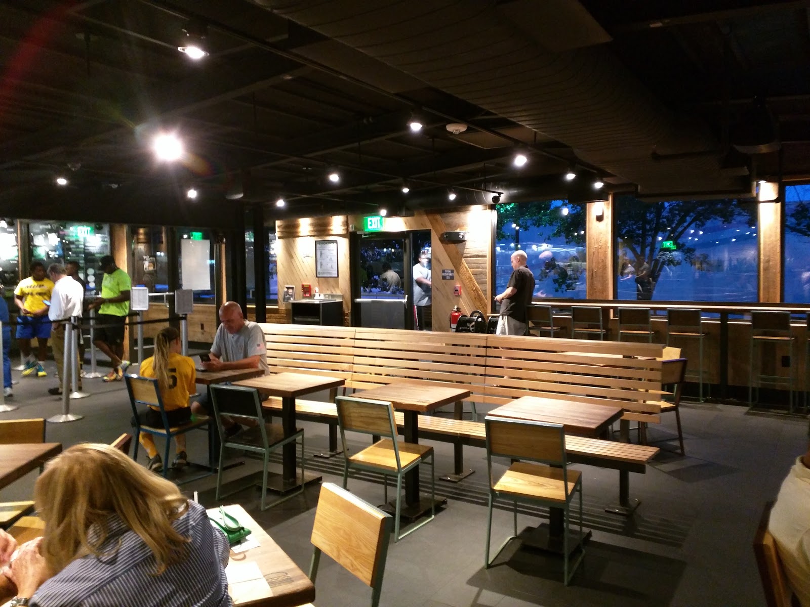 Photo of Shake Shack in Paramus City, New Jersey, United States - 2 Picture of Restaurant, Food, Point of interest, Establishment