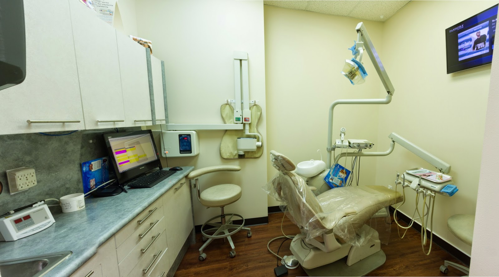 Photo of Alliance Dental Center in Jackson Heights City, New York, United States - 9 Picture of Point of interest, Establishment, Health, Doctor, Dentist