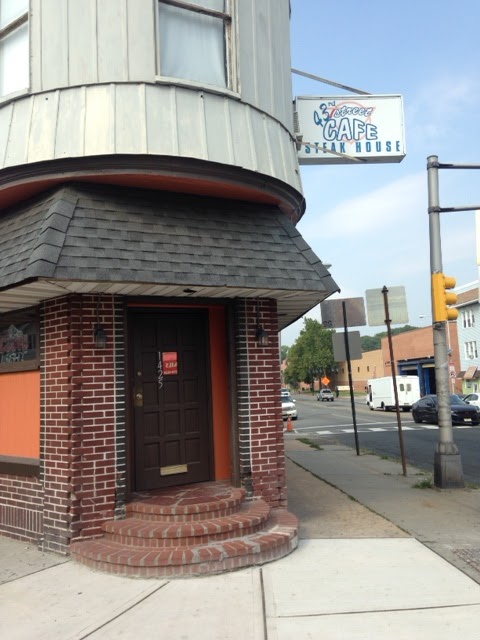 Photo of 43rd Street Cafe in Irvington City, New Jersey, United States - 2 Picture of Restaurant, Food, Point of interest, Establishment, Bar, Night club