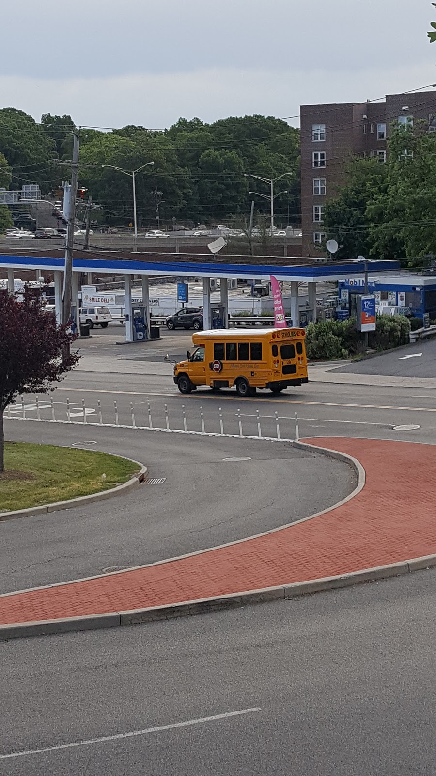 Photo of Mobil in Yonkers City, New York, United States - 1 Picture of Point of interest, Establishment, Gas station