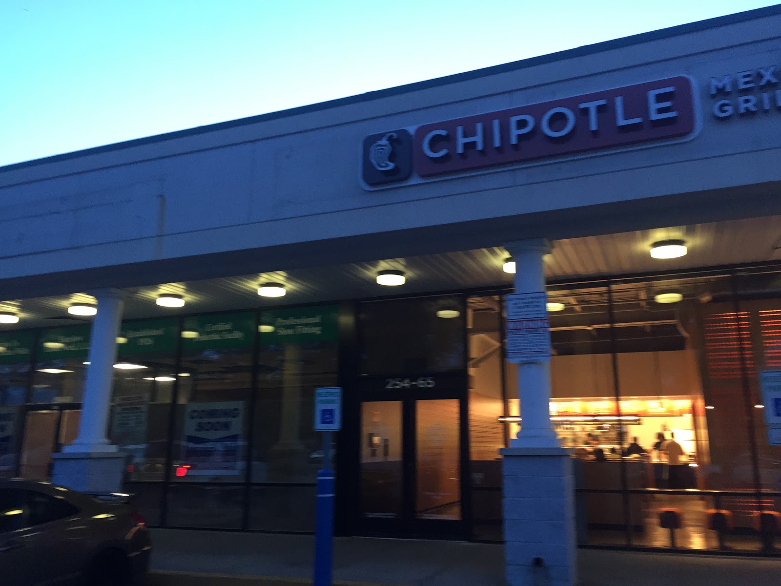 Photo of Chipotle Mexican Grill in Queens City, New York, United States - 3 Picture of Restaurant, Food, Point of interest, Establishment